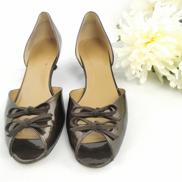 Stuart Weitzman Kitten Heel Shoe - Picture 14 of 14